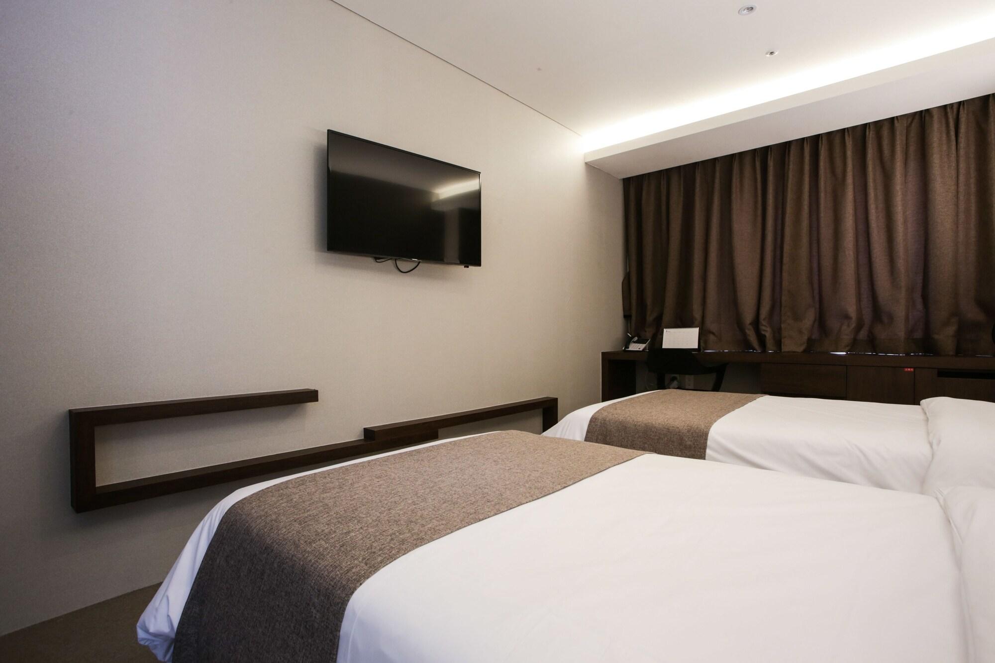 M Stay Hotel Gyeonggi Giheung Йонгин Экстерьер фото