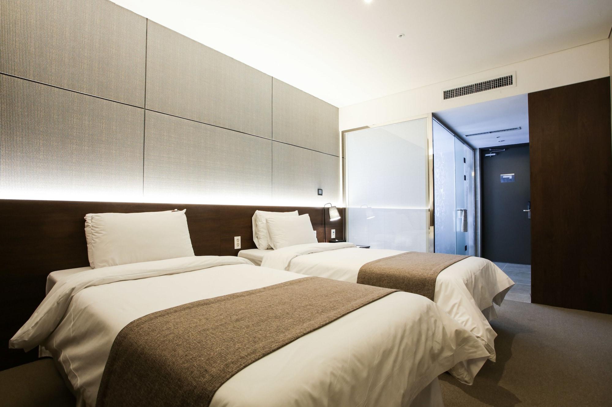 M Stay Hotel Gyeonggi Giheung Йонгин Экстерьер фото